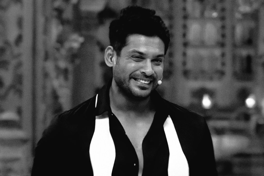Ab na pehle si baatein hain, Bolo to lab thar tharatein hain
Raaz yeh dil ka  Na ho bayaan
 #SidharthShukla ❤️🥹🌟
#SidharthShuklaLivesOn