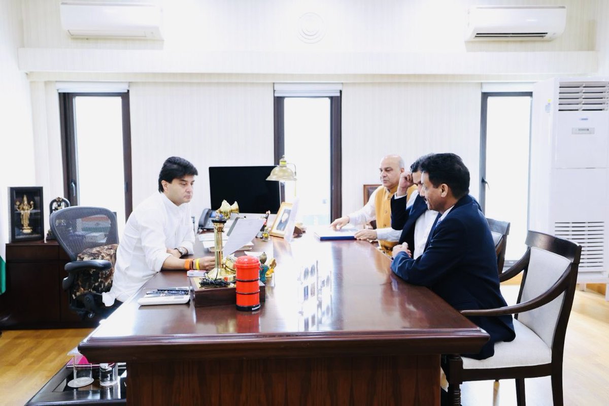 Dr Ranjeet Mehta (@ranjeetmehta) on Twitter photo Had the honour of meeting Hon’ble Minister <a href="/JM_Scindia/">Jyotiraditya M. Scindia</a>, Minister of Communications and DoNER, Government of India. Discussions focused on enabling connectivity, empowering the Northeast, and driving innovation through partnerships.
#PHDCCI #NortheastDevelopment #DigitalIndia Had the honour of meeting Hon’ble Minister <a href="/JM_Scindia/">Jyotiraditya M. Scindia</a>, Minister of Communications and DoNER, Government of India. Discussions focused on enabling connectivity, empowering the Northeast, and driving innovation through partnerships.
#PHDCCI #NortheastDevelopment #DigitalIndia