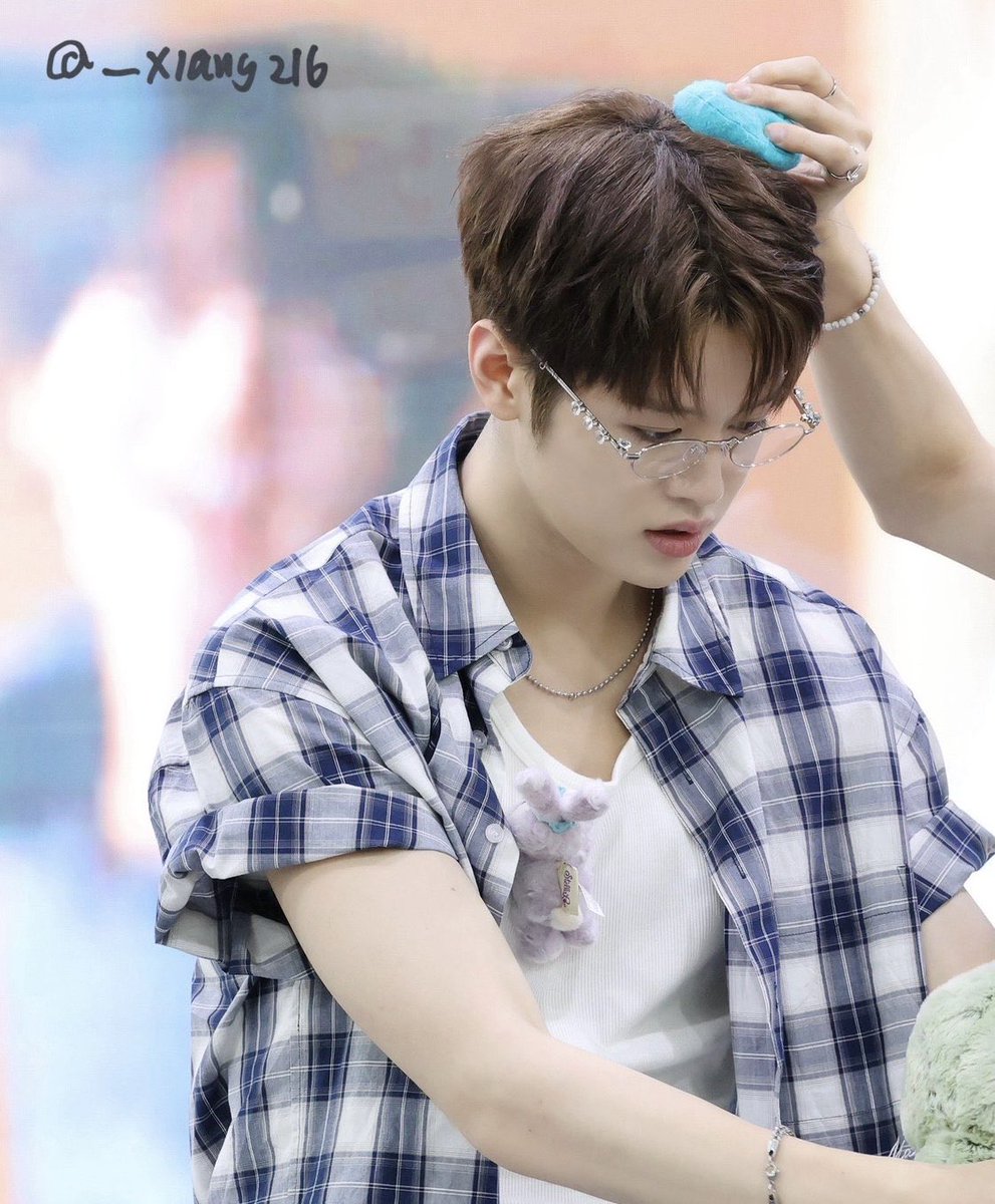 jingxiang in glasses>>>

#MAJINGXIANG #마징시앙 #马靖翔 #CYE #CloseYourEyes