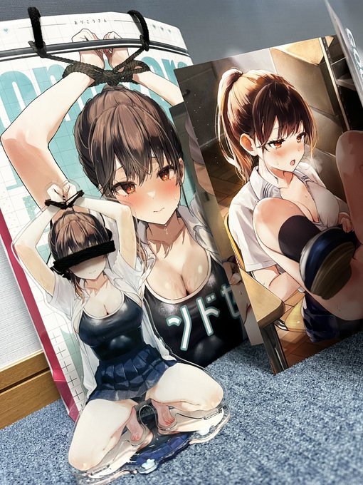 これが拘束できる!縛れるアクスタ!
紐つきで同人誌とシンクロしてるからみんな楽しんで縛ってくれよな!!
おまけ本の色も綺麗だし紙袋大きいぞ〜! 