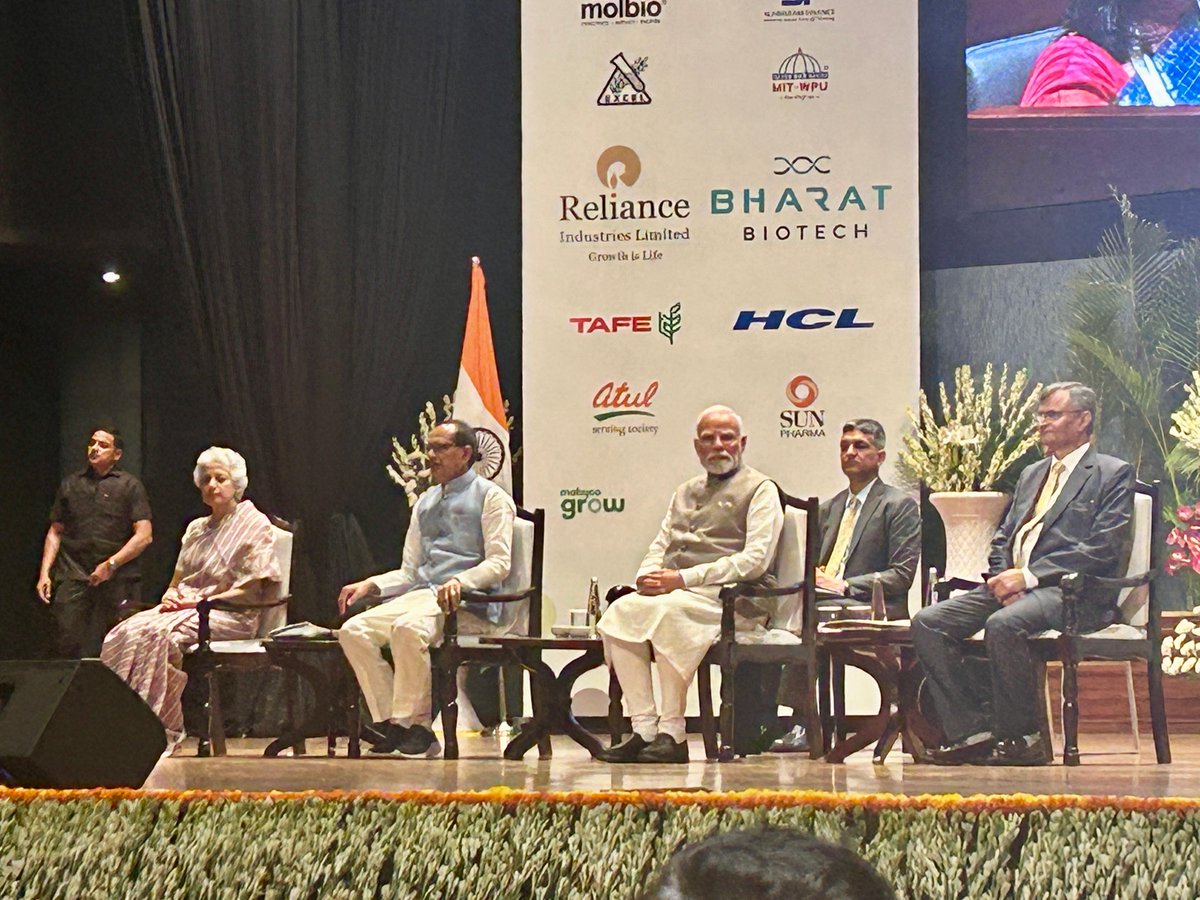 ril_foundation's tweet image. Today is the centenary of Bharat Ratna Prof M S Swaminathan. As the Prime Minister and key dignitaries converge at the event, Reliance Foundation reaffirms its commitment to transform lives of communities in rural India, especially small and marginal farmers. 

 #MSS100…