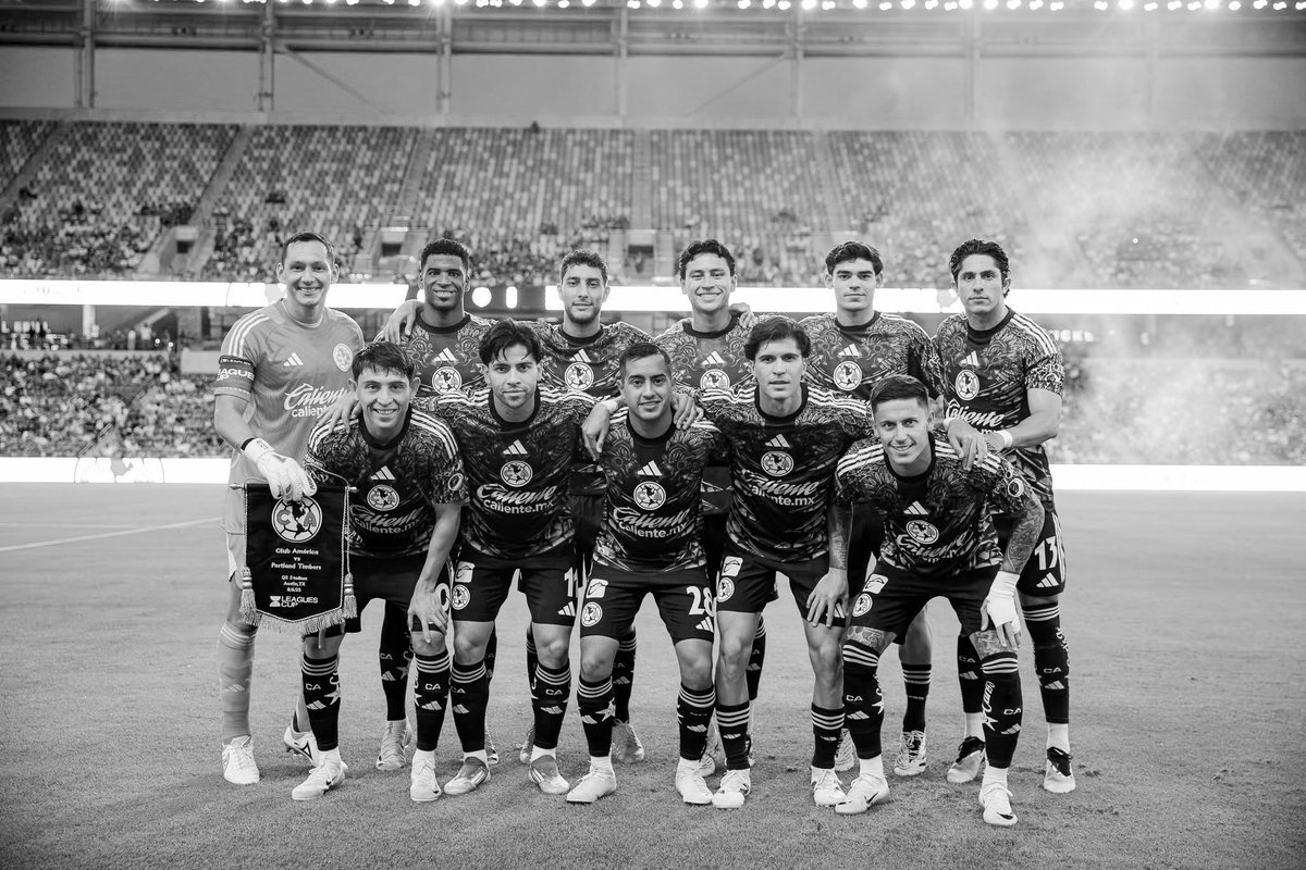 Preocupante, decepcionante y alarmante la participación de América en Leagues Cup. 

No ganaron un solo partido de los 3 que disputaron. 

Recibieron 6 goles, con una actuación muy mala de los defensas.

Jardine es un genio en la Liga Mx, pero en el tema internacional no puede.