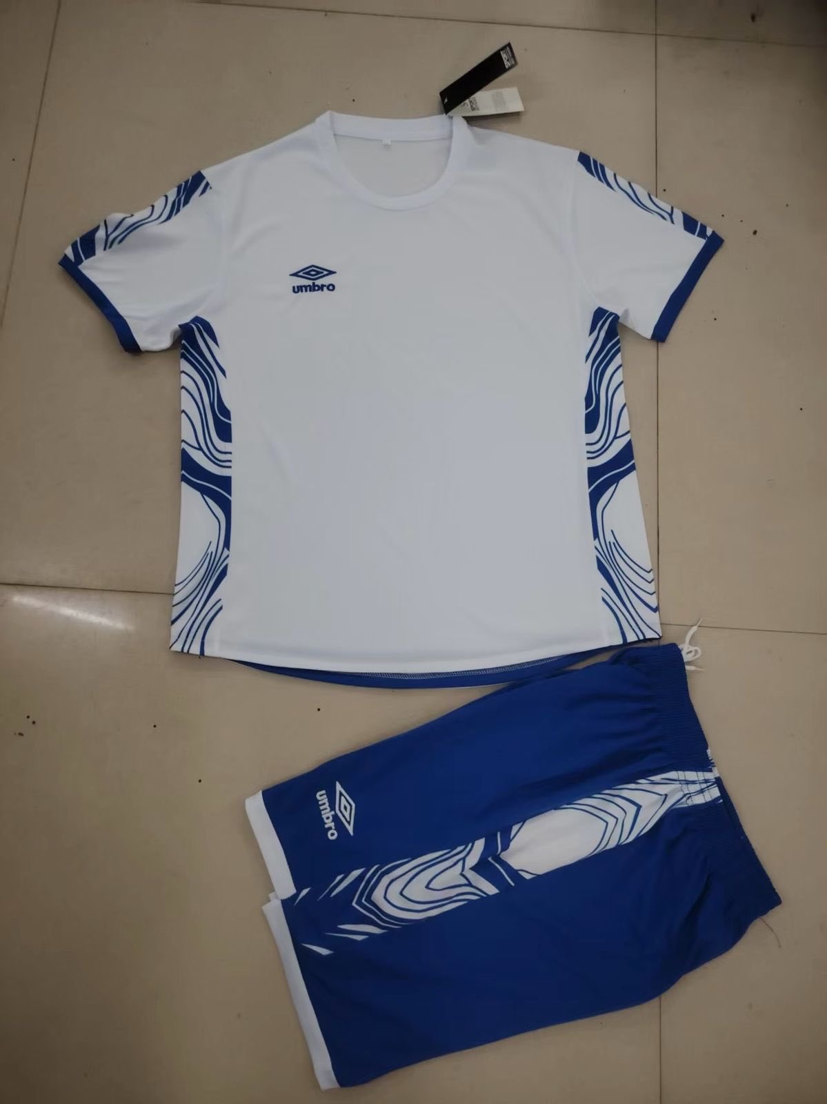 ★関税込★UMBRO★HBL CELEBRATION WOVEN PIATE UNISEX★ ☆関税込☆UMBRO☆HBL CELEBRATION WOVEN PIATE UNISEX 関税込☆
