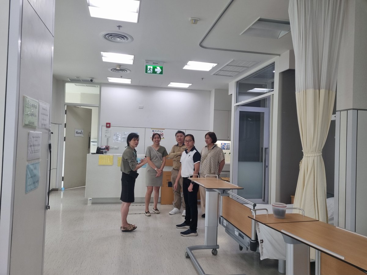 SICRES, led by Assoc. Prof. Somruedee Chatsiricharoenkul, Vice Director of SICRES, warmly welcomed participants of the Ethics Committee Training under The SIDCER-FERCAP Global Fellowship (SFGF) 2025. 

#SICRES #SIRB