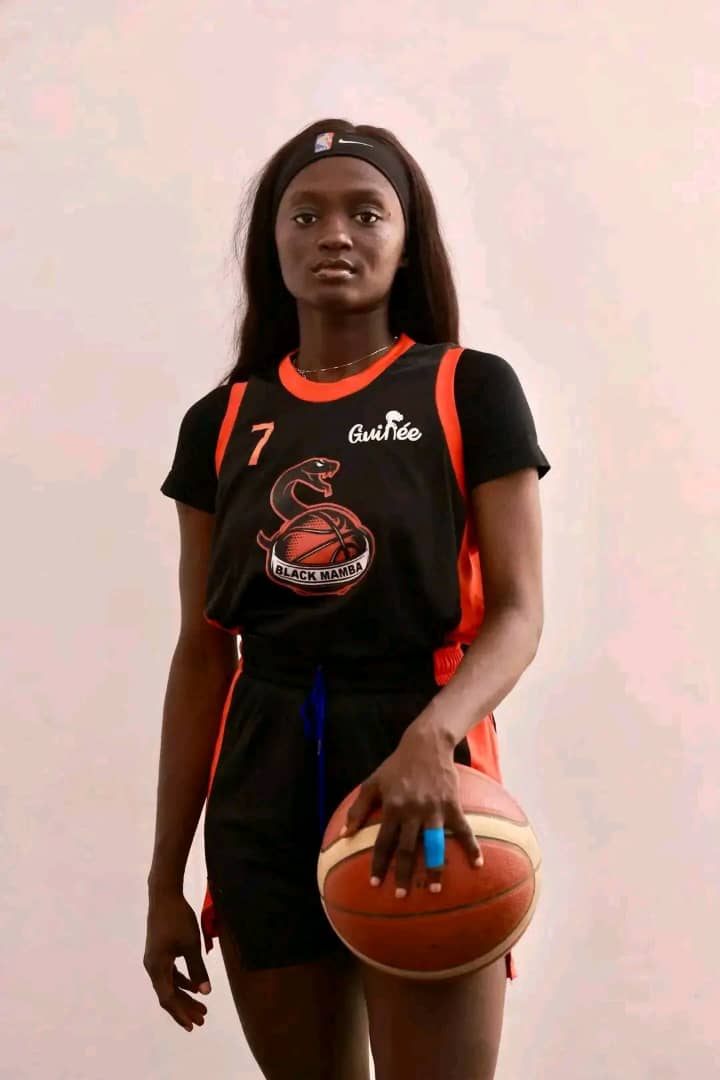 🚨 STAT MONSTER FROM GUINEA! 🇬🇳🔥
Meet M’Mahawa Kobélé Keita of Black Mamba (female):
📊 In 5 games:
104 PTS
53 REB
4 MVPs
League’s Top Scorer 👑
Was pre-selected for #AfroBasket2025 🇨🇮 but ruled out. Still, a star on the rise! 🌟

#9jahoopsTv  #9jahoopsNews
#Guinea #AfricaHoops