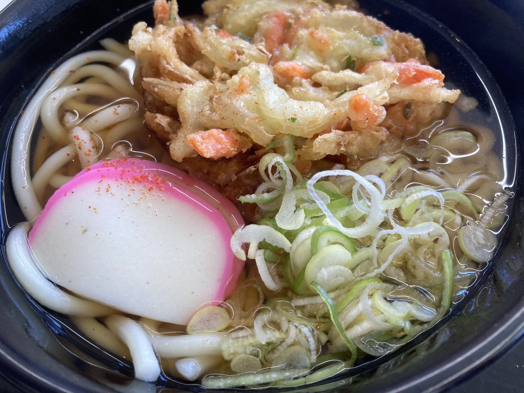 うどん 冷しちく玉天うどん（591円）」 2025年4月8日発売
