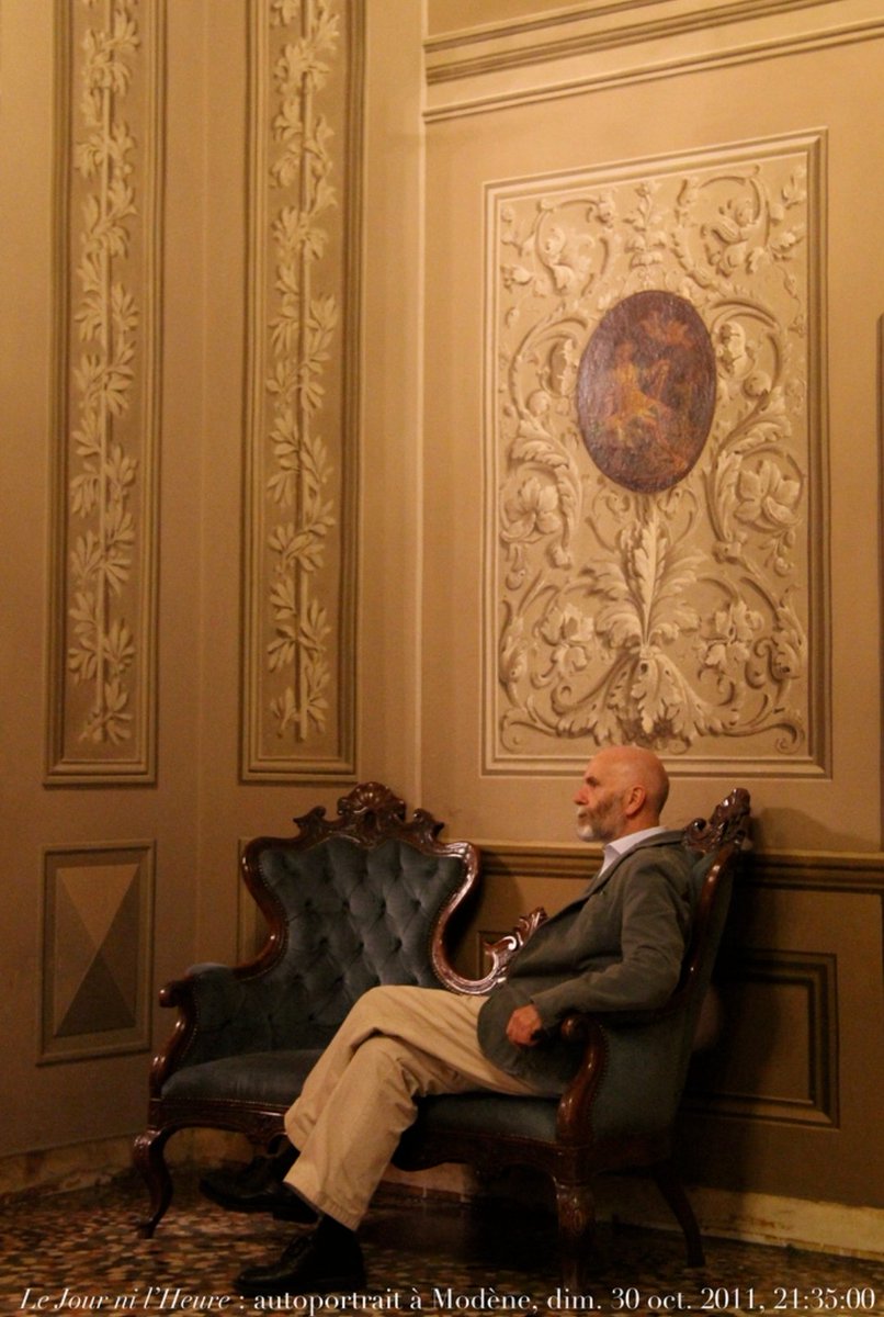 « La politique culturelle ne consiste plus du tout à rendre les masses cultivées mais à les persuader qu'elles le sont déjà ; et à les convaincre, pour les rassurer, que la culture n'a jamais été rien d'autre que cela : ce qu'elles font quand elles n'ont rien à faire. »