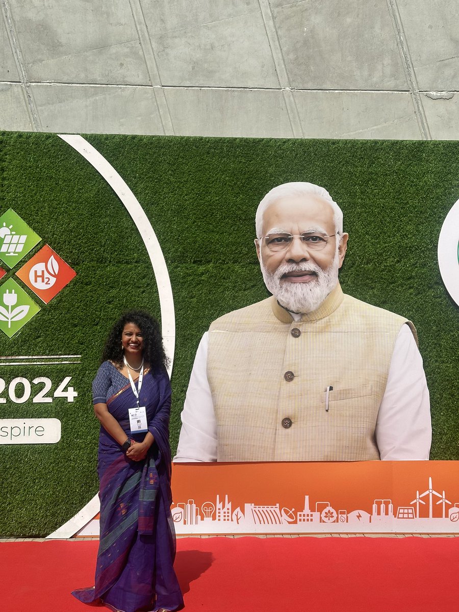 zeal1992's tweet image. Thank you for recognising and honouring National Handloom Day.  India. As global tariffs rise, may it be a reminder to buy Indian,to wear our heritage,and to carry our handloom with pride, not pity.
Because every thread we choose supports a livelihood, and a legacy 
#handloom