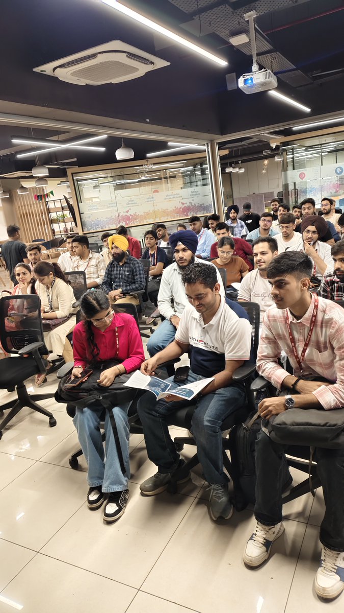 SLAY_Singhcoin's tweet image. SLAY lit up the vibes at  event! 
Everyone downloaded the app, explored the rewards, and loved the experience.
Big thanks to Mongodb User Group Chandigarh for bringing the community together.
Proud to be the venue sponsor and part of the journey.

#SLAYApp #PostEarnRepeat