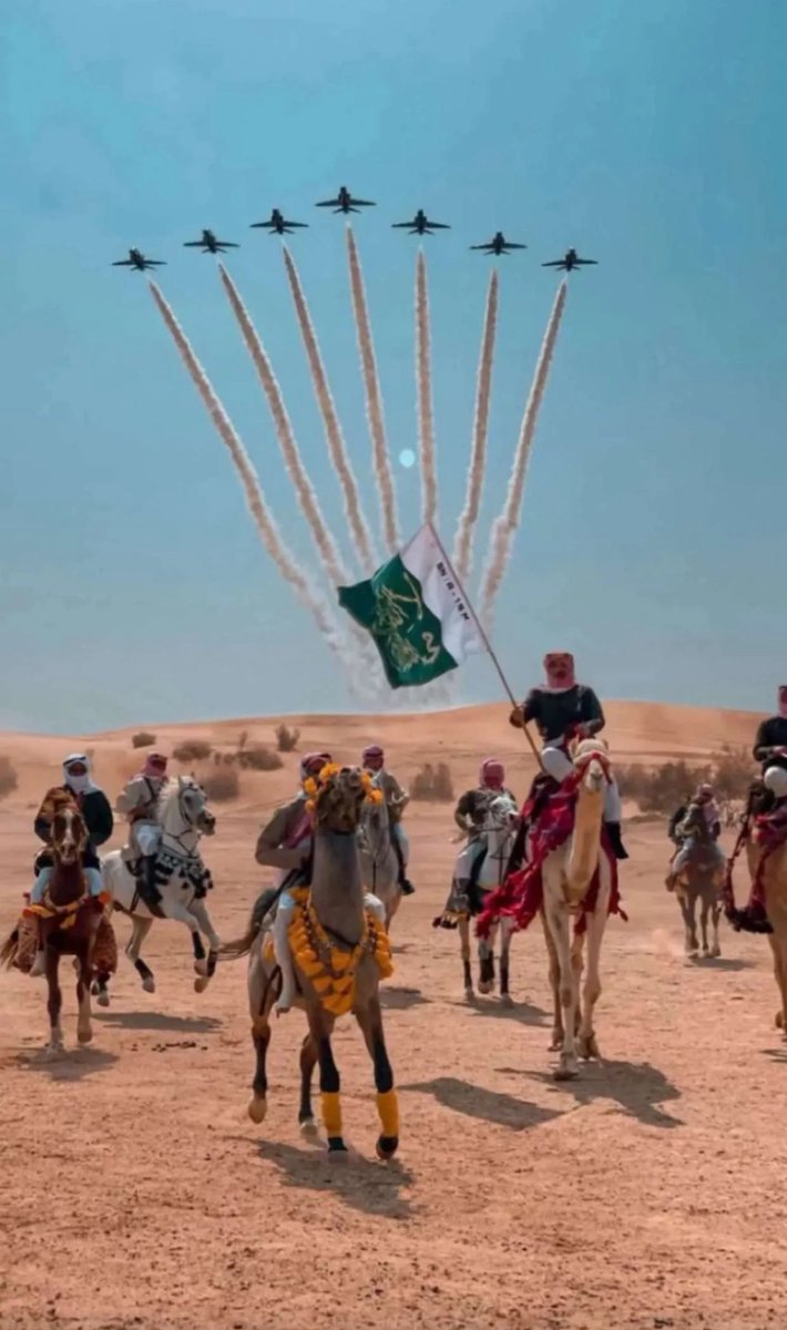 اللهم لك الحمد والشكر وصول #حميدان_التركي لأرض الوطن ثم الشكر لسيدي خادم الحرمين الشريفين وولي عهده الأمين واضح بصمتهم وإهتمامهم بالشعب فرداً فردا والشعب فرحان بشكل ملحوظ من لحظة الإفراج إلى وصوله خلال ساعات الله يطول بعمره ويخليه لعياله خروجه فرحة شعب 😍💚 
والحمدلله اني سعودي😍