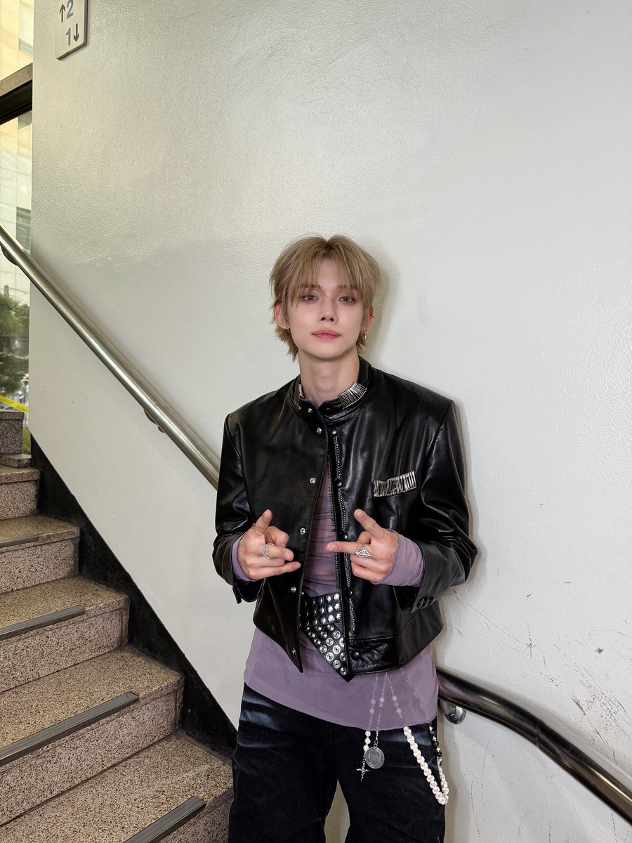 [250807] @.txt_bighit instagram

“마치 N과 S극 🧲”

#YEONJUN #연준