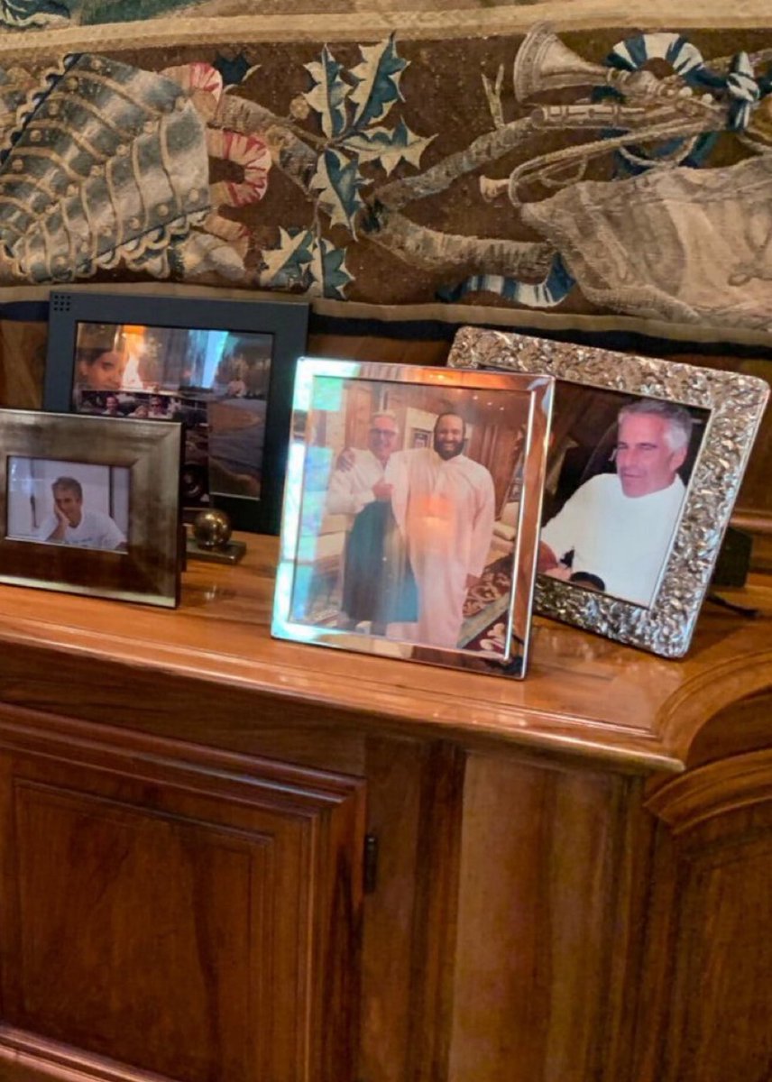 وصلوا تغريدتي لحسين الغاوي 

قولوا امانه اين اكبر نافورته أو نافورة جسر مذبح😅