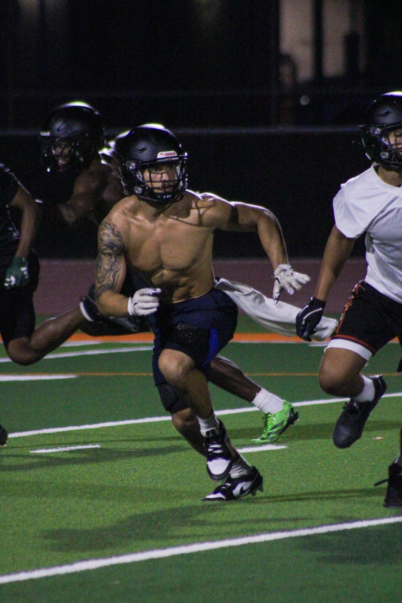 Sutton Druck (@suttondruck) on Twitter photo <a href="/AZcoachHenri/">🕸️Coach Henri 🕸️</a> has his team having fun while sticking to the goal: repeating as 5A Champs. <a href="/AZcoachHenri/">🕸️Coach Henri 🕸️</a> has his team having fun while sticking to the goal: repeating as 5A Champs.