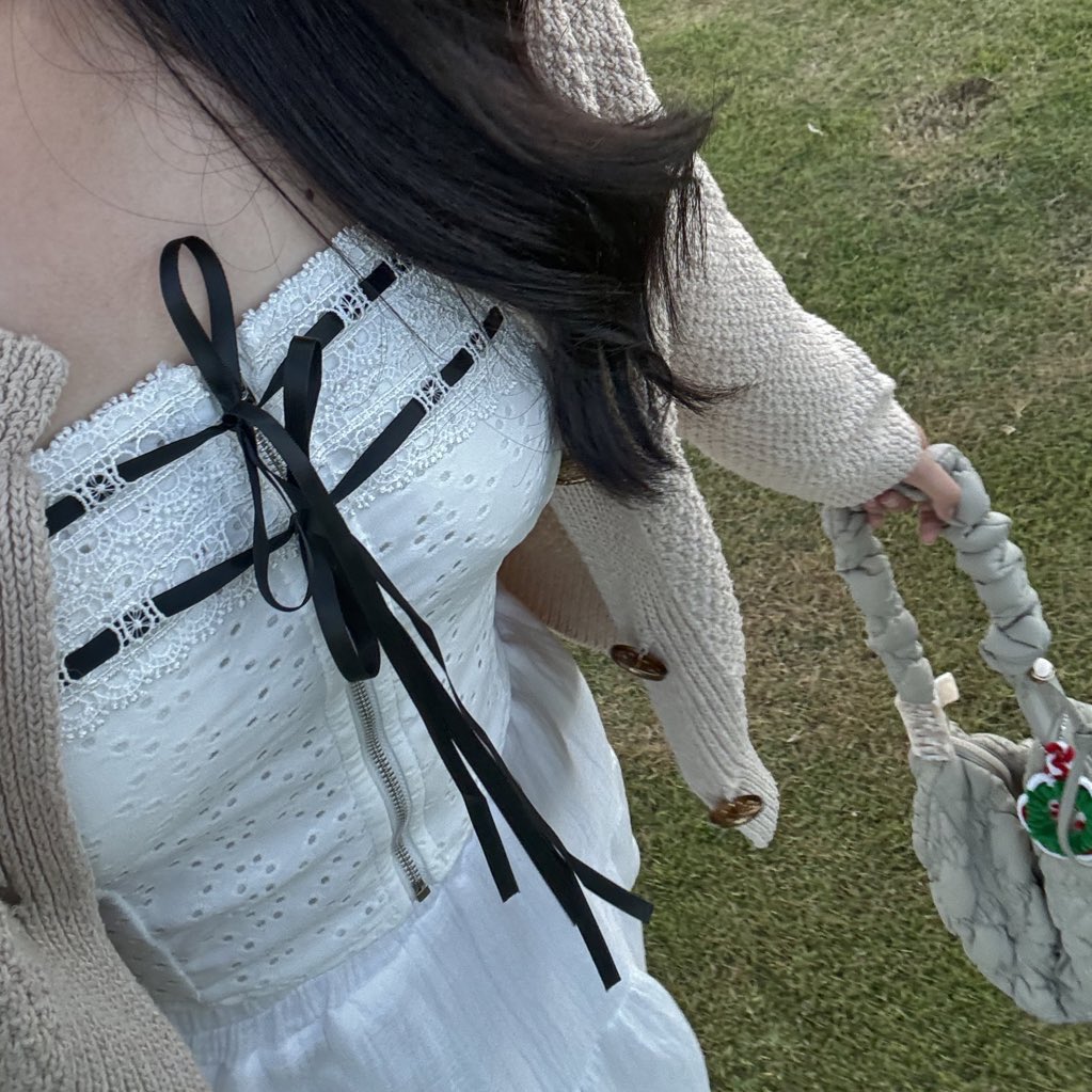 a_aileennn's tweet photo. เสื้อสายเดี่ยวลูกไม�� สีขาว 🧸

อก 30-35 ยาว 11 (ไม่รวมสาย)

🔖 120฿ รวมส่งค่า

#ส่งต่อ #ส่งต่อเสื้อผ้า #ส่งต่อvghbkk #ส่งต่อเครื่องประดับ #หนังสือมือสอง #หนังสือเตรียมสอบ #กระโปรงมือสอง #ส่งต่อกระเป๋า #สร้อยข้อมือ #เสื้อผ้ามือสอง https://t.co/Fo3zCCO9ns