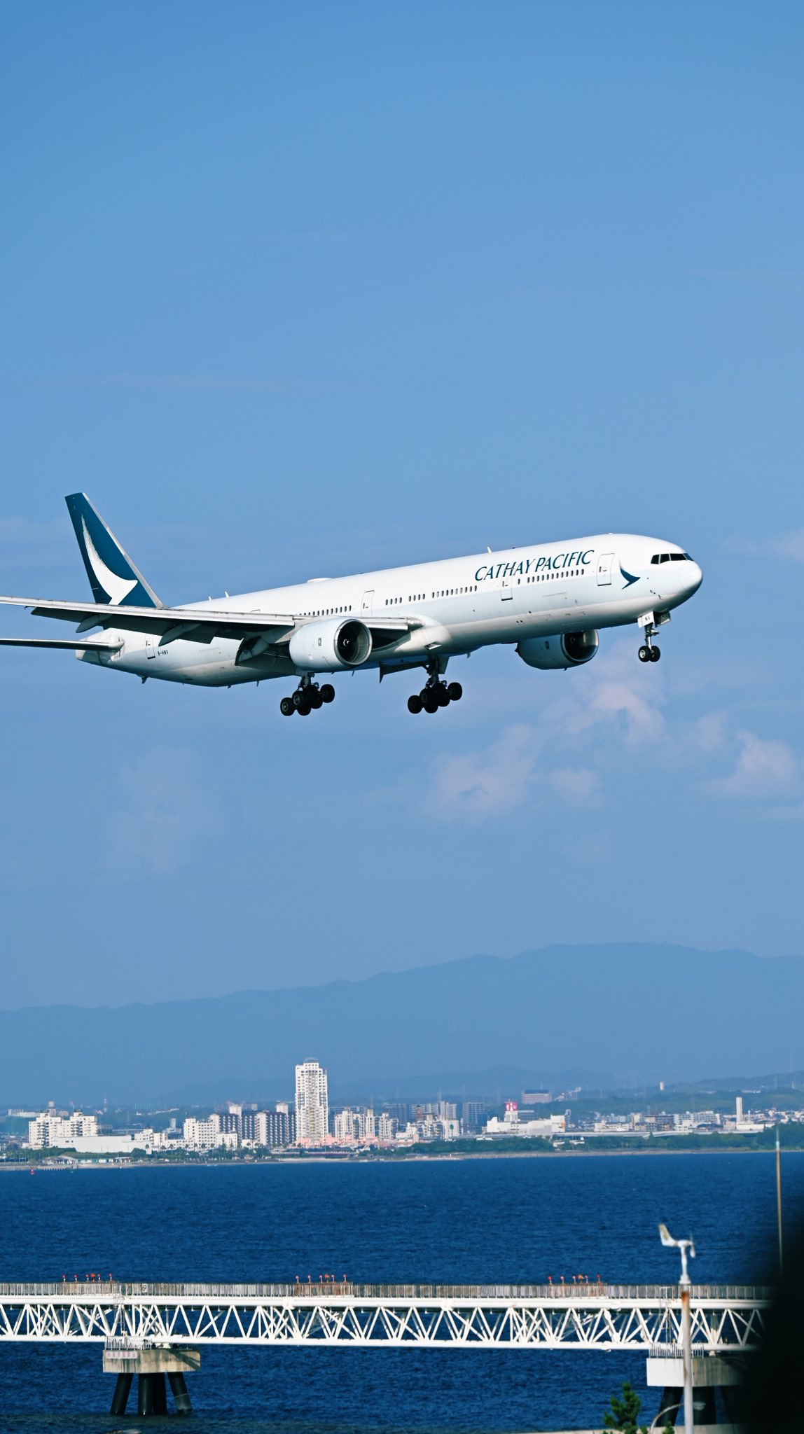 CATHAY PACIFIC 機内ノベルティ　2種類 キャセイパシフィック航空 機内誌 Cathay Pacific の通販 by