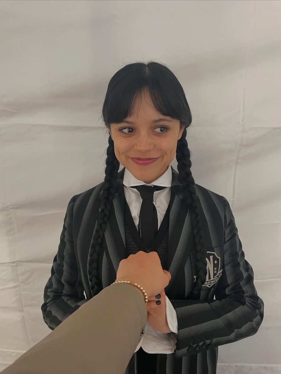 she has just stolen the moon with minions