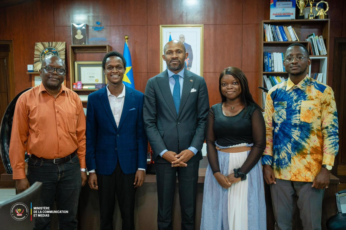 💠💠💠💠
 Il a eu le privilège d’accueillir Joëlle Makembo, élève au lycée Motema Mpiko, lauréate du concours mondial d’éloquence 2025, organisé par la Fédérat° Internationale des Professeurs de Français et l’Associat° des Membres de l’Ordre des Palmes académiques.
<a href="/PatrickMuyaya/">Patrick Muyaya</a>