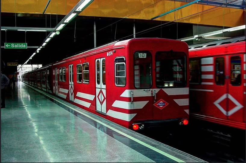 Madrid, metro línea 5, estación Eugenia de Montijo.-
Foto : David Pirmann.