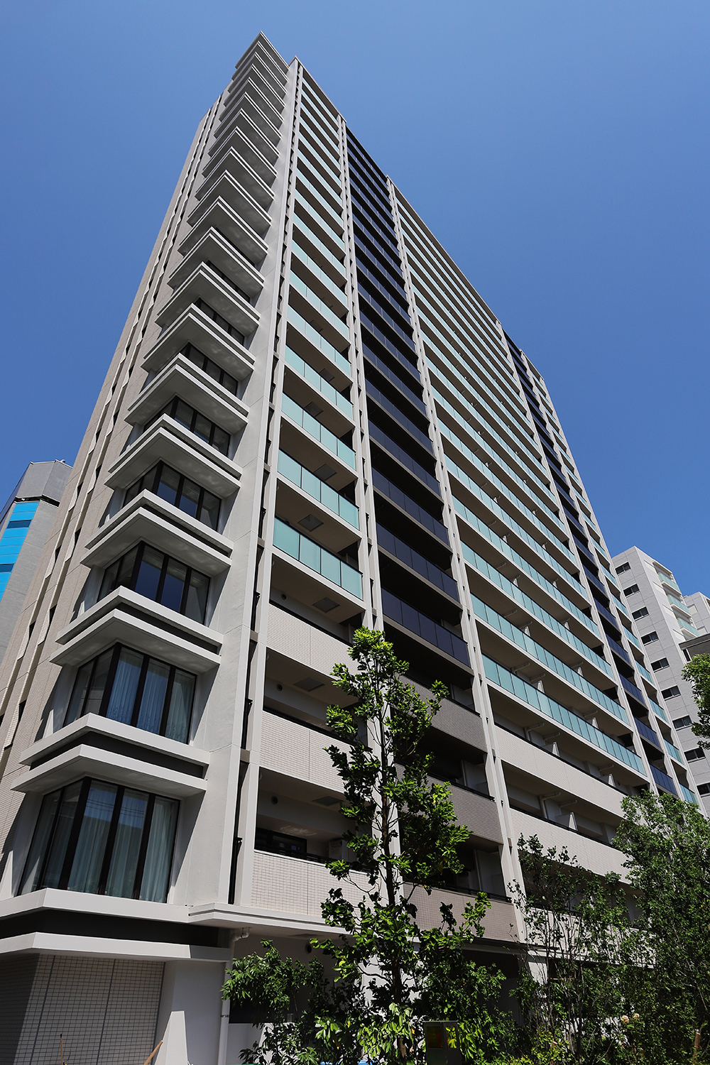 ビル20本 施工例｜超高層建築向けカーテンウォール「ALCUS」｜株式会社ノザワ