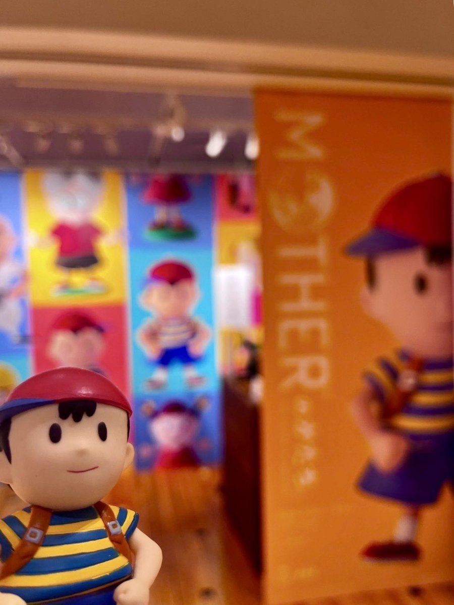 Ui_Luigifan's tweet photo. 今季渋谷PARCOにて開催されている MOTHERのかたち と MOTHERのおみせ に行ってきました!
180体のフィギュアがとても見応えがありました!😆
スターマンがカッコよすぎる…!!🤤
#MOTHERのかたち
#MOTHERのおみせ https://t.co/1Ny9FYmLfi