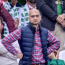 bayesian_walker's tweet image. Me after paying 6-digit taxes and still tweeting from a ₹15K Vivo 🤡