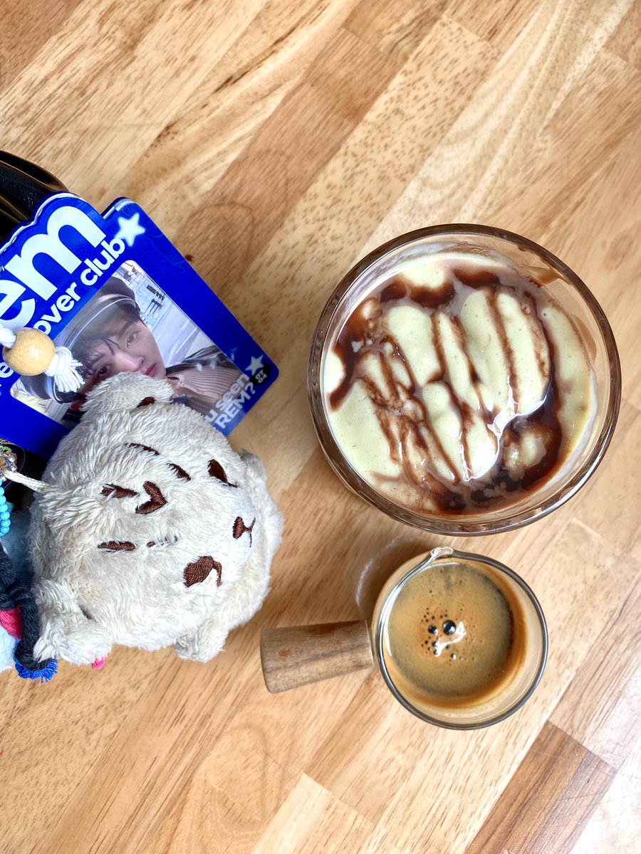 O2markie's tweet image. life outside twitter ☕️