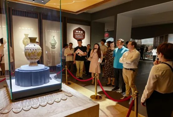 大使淄博行！
法国大使白玉堂在参观完淄博陶瓷琉璃博物馆、海岱楼，八大局后，深入领略了淄博深厚的历史底蕴及独特的城市魅力！
#中国陶琉艺术馆  #淄博陶琉馆 #张店 #法国大使 #china #文旅 #互关互赞 #互fo #互关 #互关必回 #互赞  #大美淄博 #山东好品 #好客山东 #chinatravel #中法友谊