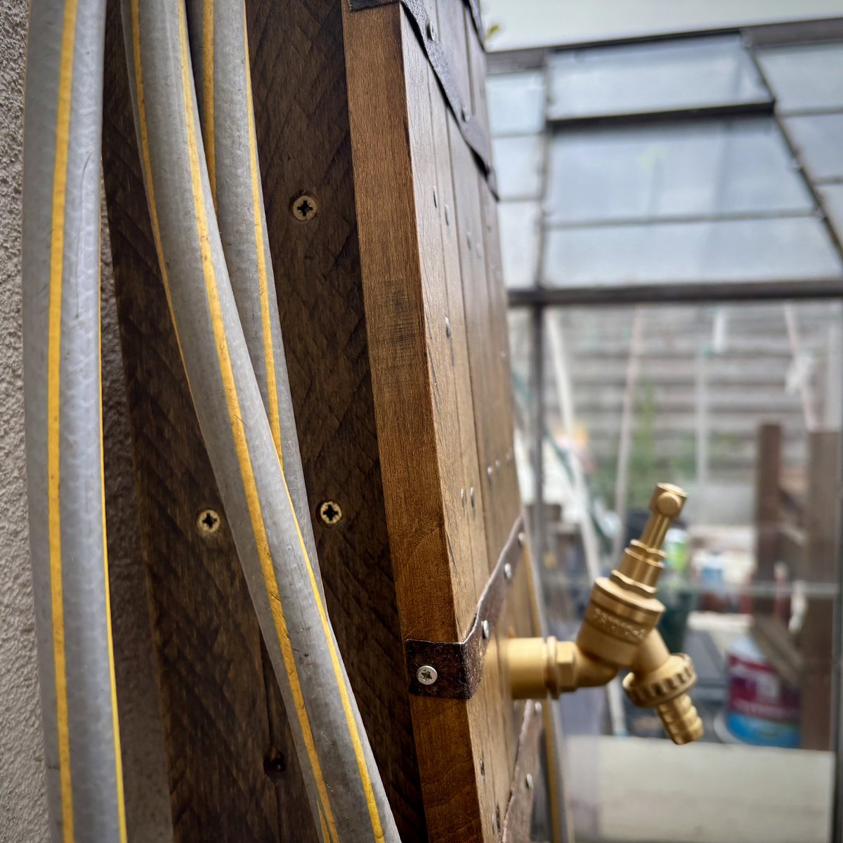 Beer Barrel Hose Hanger for the garden including a brass tap and copper plumbing pipe. 

Handmade from recycled hardwood and scrap metal. Treated with a dark oak oil and has a waxed finish. Visit: thestoke2000.co.uk/shop/beer-barr…

#recycling #circulareconomy #climateaction #SocEnt