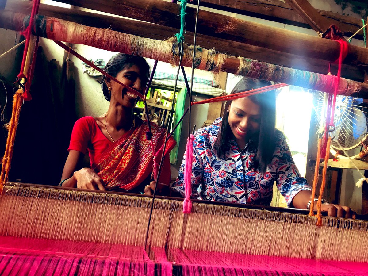 sunitha_simon's tweet image. #NationalHandloomDay is an opportunity to initiate a revival of the handloom industry. This effort will not only restore India's glorious textile legacy to its rightful prominence but also ensure sustainable livelihood for dedicated artisans.
#Iwearhandloom #Nationalhandloomday