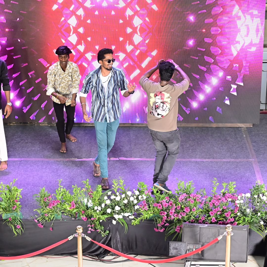 ssv__remo's tweet image. Clizkz from #langval mall 

Dance battle event 🤩🤩

#keeripulla #ssvArul