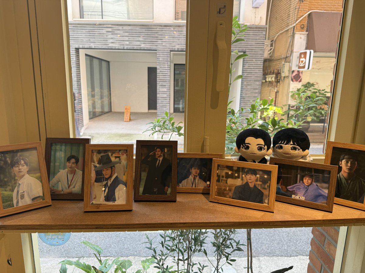 김석우 생일 축하해🎂
예쁜 미음 예쁜 꽃 만나는 럭키 석석이 되✌🏼
#우리의_여름은_로운으로_물들어
#HAPPY_ROW00N_DAY
#석우의_생일이_피어나
#waiting_for_blooming