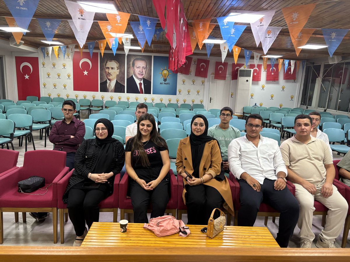 Haftalık olağan yönetim kurulu toplantımızı Gençlik kolları ilçe Başkanımız Sn. <a href="/_emrecanklc_/">Emre Can Kılıç</a> başkanlığında gerçekleştirdik.
<a href="/avyusufibis/">Yusuf İBİŞ</a> <a href="/osmannazlier/">Osman Nuri Nazlıer</a> <a href="/avhalilatasoy/">Halil ATASOY</a> <a href="/fethi_duygulu06/">Fethi Duygulu</a> <a href="/_emrecanklc_/">Emre Can Kılıç</a>