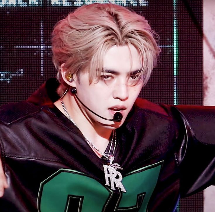 his duality in the same performance is crazy