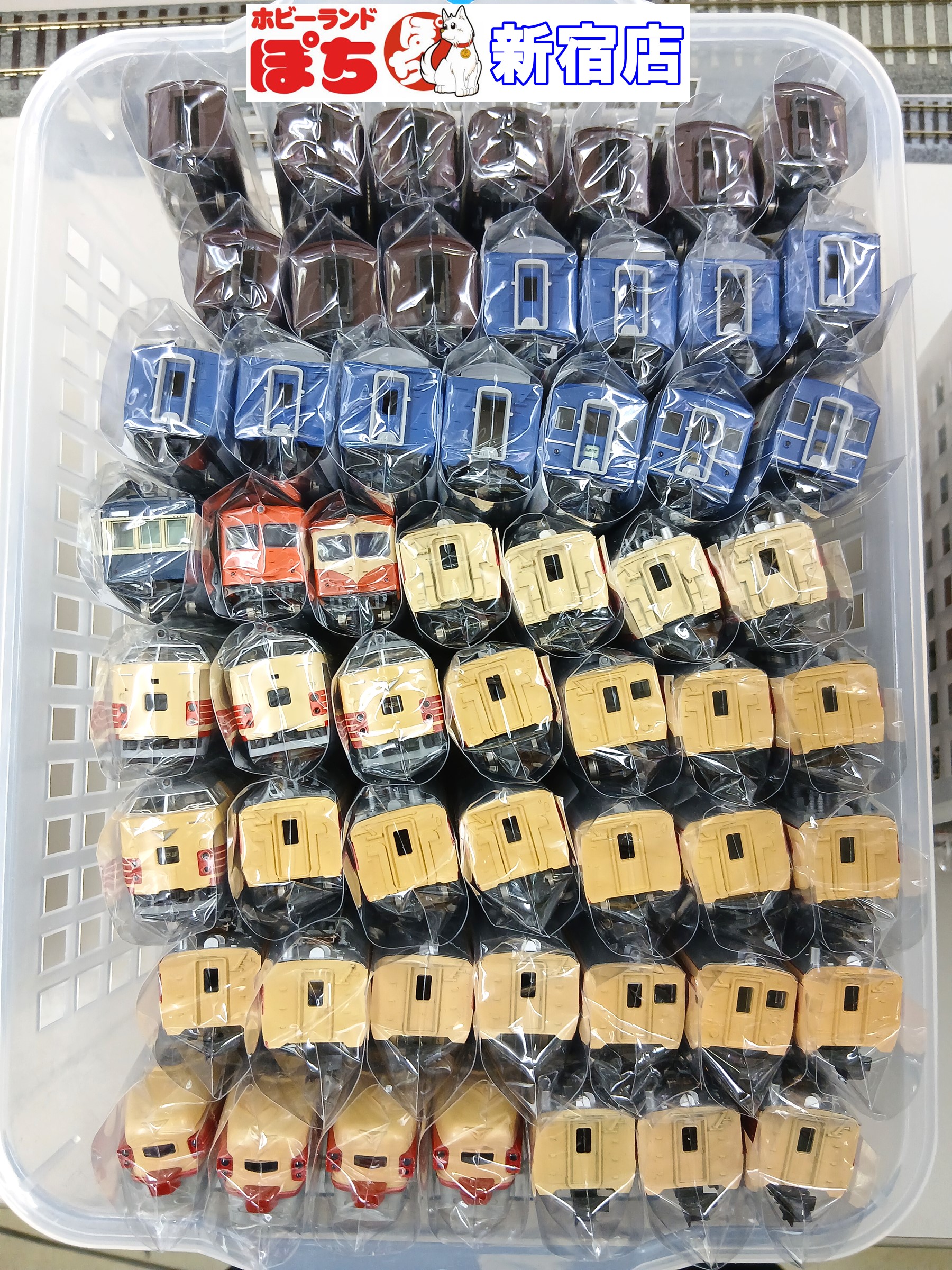 キョンタ　　おまとめ ビジューホルターネックラメタイトドレス/キャバドレス【S-L
