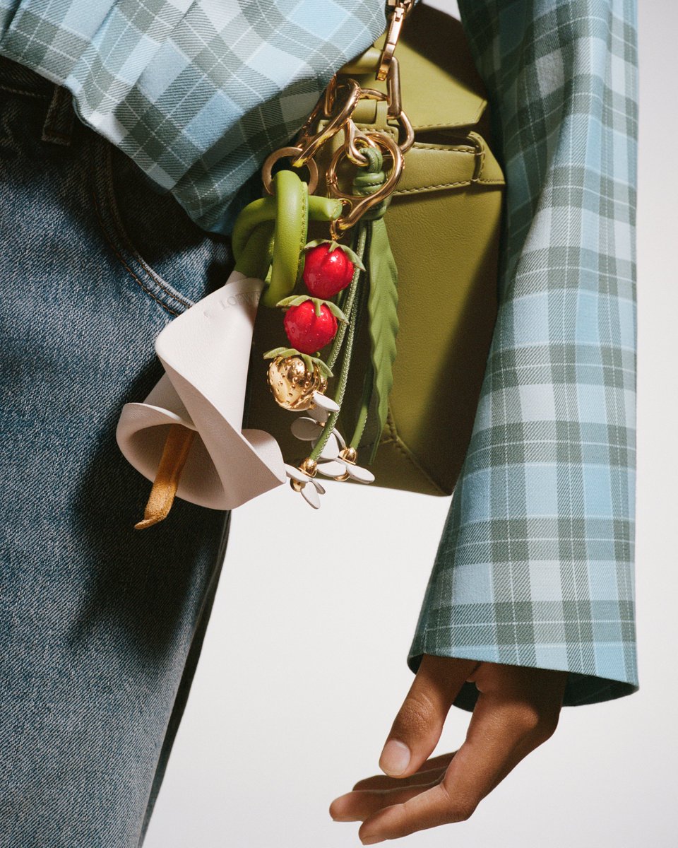 1点限り!VIPセール★累積売上総額第1位!┃LOEWE★K664P99X01 ロエベ - Search / X