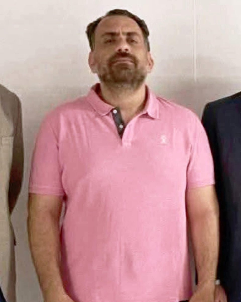 mo11288's tweet photo. لو خدته معاك وانت رايح تتجوز هيخلي ابو العروسه هو إللي يمضي علي القايمه https://t.co/WDIxQ82GIW