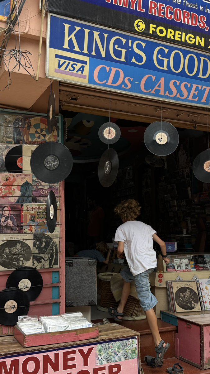 stfuakshhh tweet media