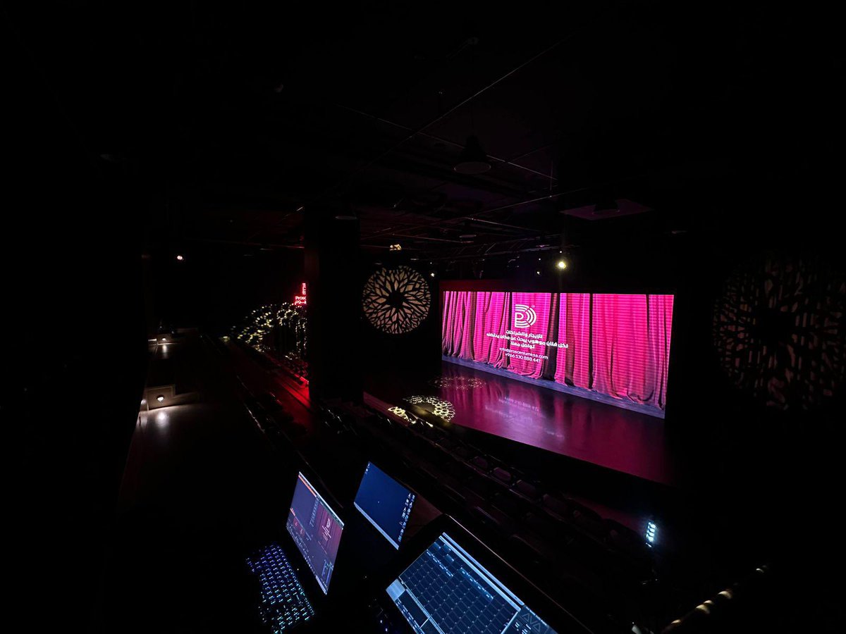 صباح الخير☀️ 
بالحديث عن الفعاليات في السعودية ، وبالحديث تحديدا عن الحفلة الموسيقية التي أعمل عليها ، سعيد جدا بأني لم أواجه صعوبة بأن يكون فريق العمل بالكامل سعوديين.
الإيقاعيين والعازفين والكورال ومهندسو الصوت والاضاءة وفريق التنظيم جميعهم سعوديين وبكفاءات واحترافية عالية.
راح