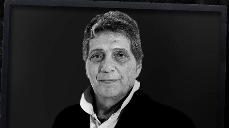 1970'lerde birlikte olmaya başladık kadife sesiyle, 1982 dünya kupasında Maradona ilk kırmızı kartı görürken onun sesiyle ekran başındaydık...Avrupa Kupaları,lig maçları, müthiş bir kariyer...Bir TRT klasiği...Spor spikeri Ümit Aktan abiyi kaybettik..Sevgiyle,saygıyla,rahmetle...