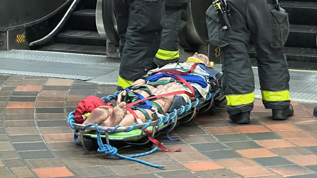 BreakngNewsPhtg's tweet image. In Cambridge at the Porter Square MBTA station covering a technical rescue drill #cambridgefire #massdot #mbta