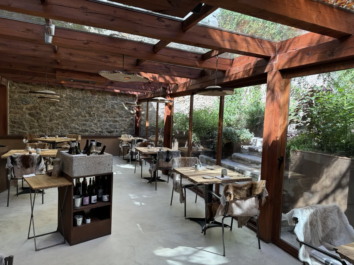 GrimodeLaR's tweet photo. Restaurante Montia. San Lorenzo de El Escorial. https://t.co/SmB9FrDtT6