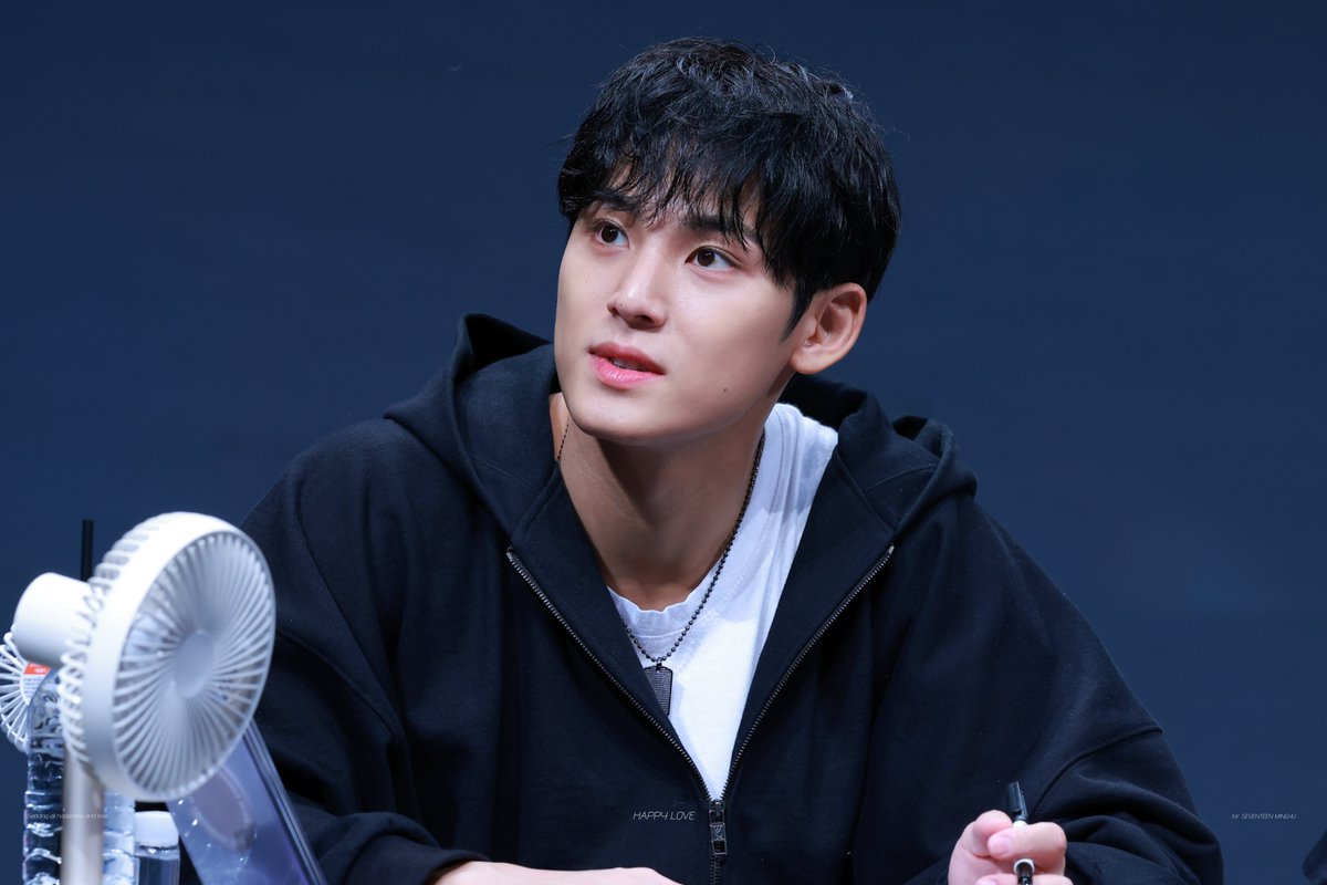 241016 YES24 팬싸인회

민규 너무너무x406 예뿌니.. 😭🖤

#민규 #김민규 #MINGYU #ミンギュ
#SEVENTEEN #세븐틴