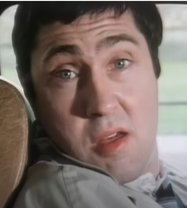 Conundrum for Thursday! The Rockstarscars team need a bit of help identifying these actors, particularly the one in  beige coat, hes a tall british actor who plays police/gangsters, AI/Google reverse cannot help us, but can you guys on Twitter/X ? pls RP