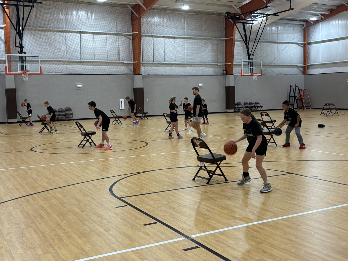Wrapping up a busy week of basketball camp with former <a href="/JGHSMUSKIES1/">Muskies</a> star <a href="/22Weir/">Matt Weir</a>! Hear from him today at 5, 6, 10, and 11! <a href="/WHIZscores/">WHIZ Sports</a>