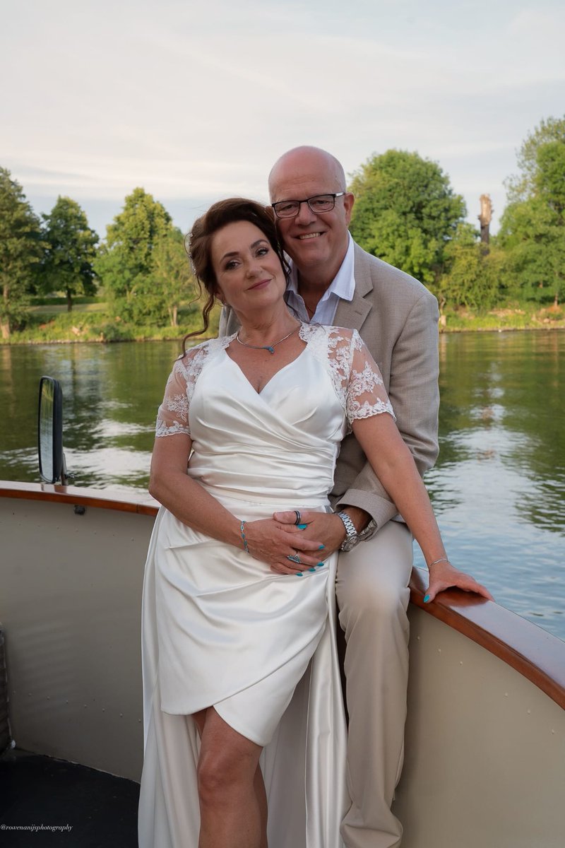 Wat een bijzonder moment van onze vrijwilligers. Vorig jaar op Hoogvliegersdag Maastricht Aachen Airport. Inmiddels zijn ze getrouwd! Geniet mee van dit mooie verhaal!

stichtinghoogvliegers.nl/nieuws/2849/hu…