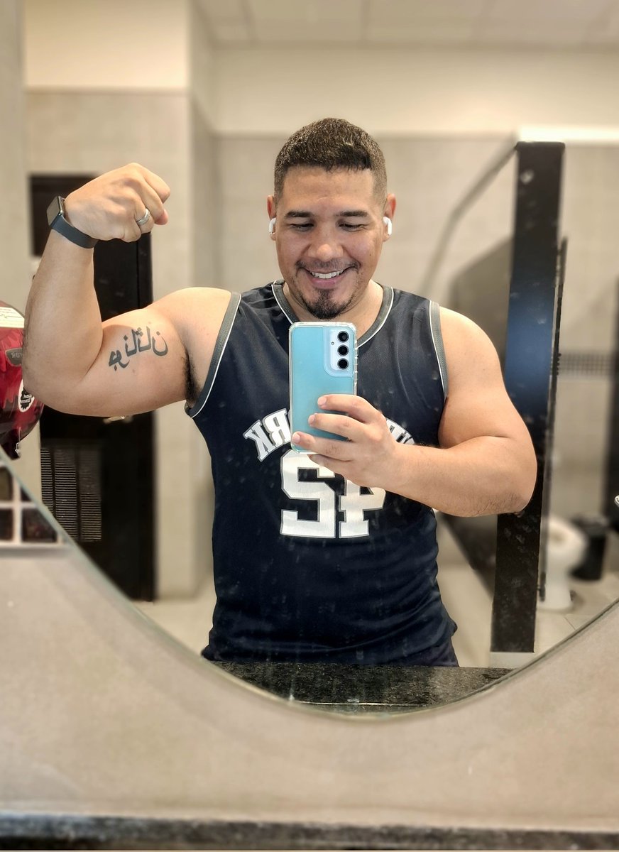 Jordan4587j's tweet photo. Mirror pic 📷🙃 https://t.co/6V4IMUNDsV