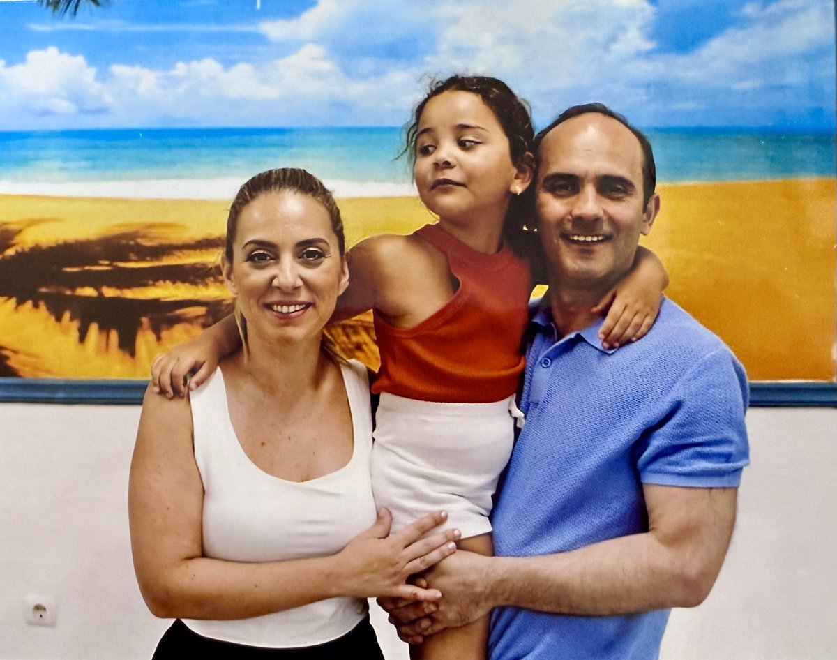 7 Ağustos 2025, Silivri, 172. görüş: Tayfun'dan herkese selam.

Bugün, kızımız Vera'nın doğum gününü açık görüşte ailece kutlama şansı bulduk.

Lehimize verilen AYM kararının, yazımının ve olağan hukuki süreçlerin tamamlanmasını, herkes gibi bizler de büyük bir heyecan ve umutla