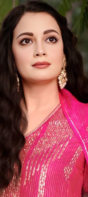 Bollywood actresses sharing their complicated childbirth stories