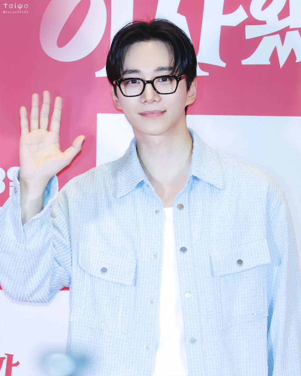 250807 악마가.이사왔다 VIP시사회
URL → taiyo56125.tistory.com/132
#준호 #JUNHO #이준호 #LEEJUNHO