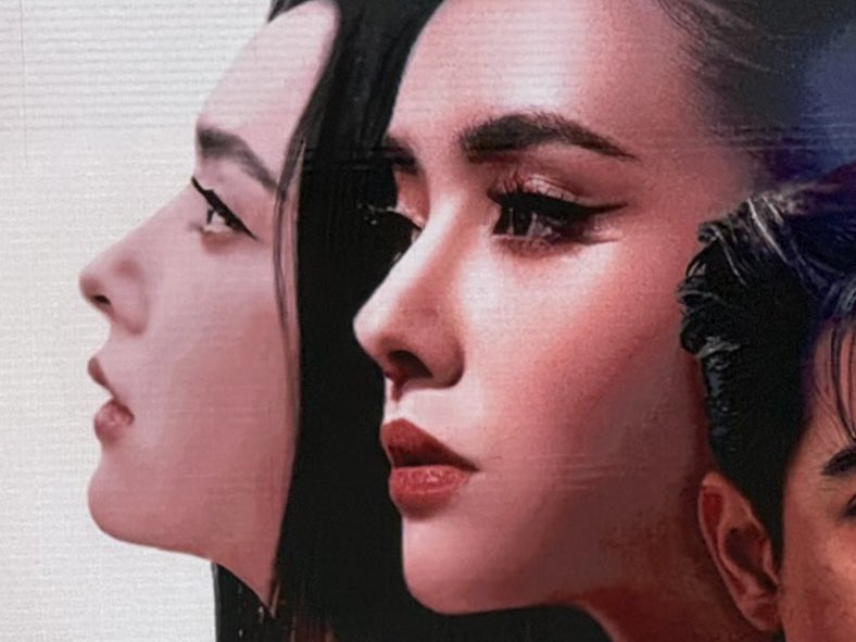 ไม่รู้จะใช้คำว่าสวยยังไงแล้วมึง มุกดาหน้าเขาโคตรดีอยู่แล้วอะ แค่อยู่กับคอสตูมที่ถูก แต่งหน้าแนวที่ใช่ กราบช่องวันมาก😭